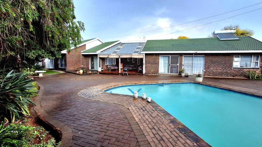 4 Bedroom Property for Sale in Vaalpark Free State
